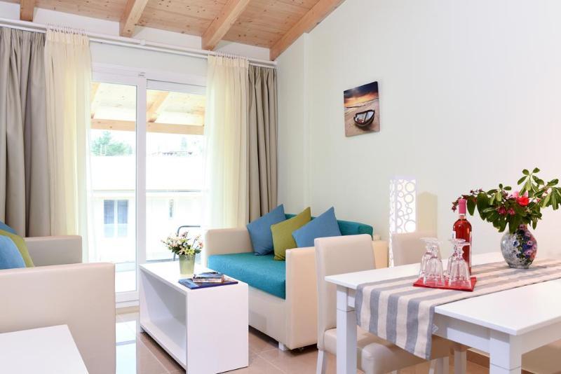 Palapart Gikas Suites And Studios Guviá Kültér fotó