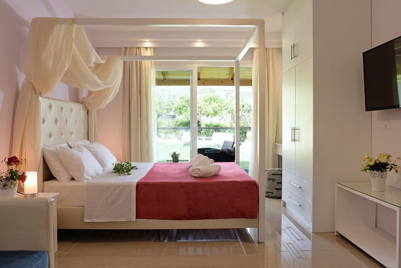 Palapart Gikas Suites And Studios Guviá Kültér fotó