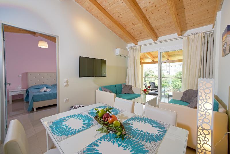 Palapart Gikas Suites And Studios Guviá Kültér fotó