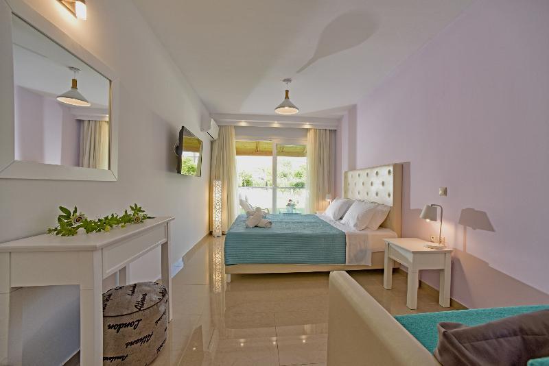 Palapart Gikas Suites And Studios Guviá Kültér fotó